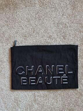 CHANEL Beauté Black Cosmetic Makeup Pouch GWP 11" x 7"